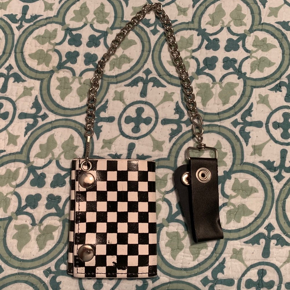 White Checkerboard chain wallet